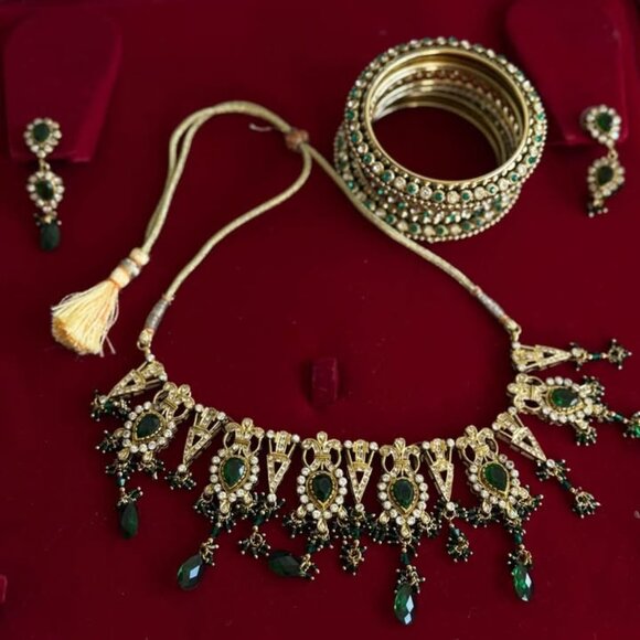 Indian Bridal Jewelry Set – Costume Jewelry - Picture 1 of 7